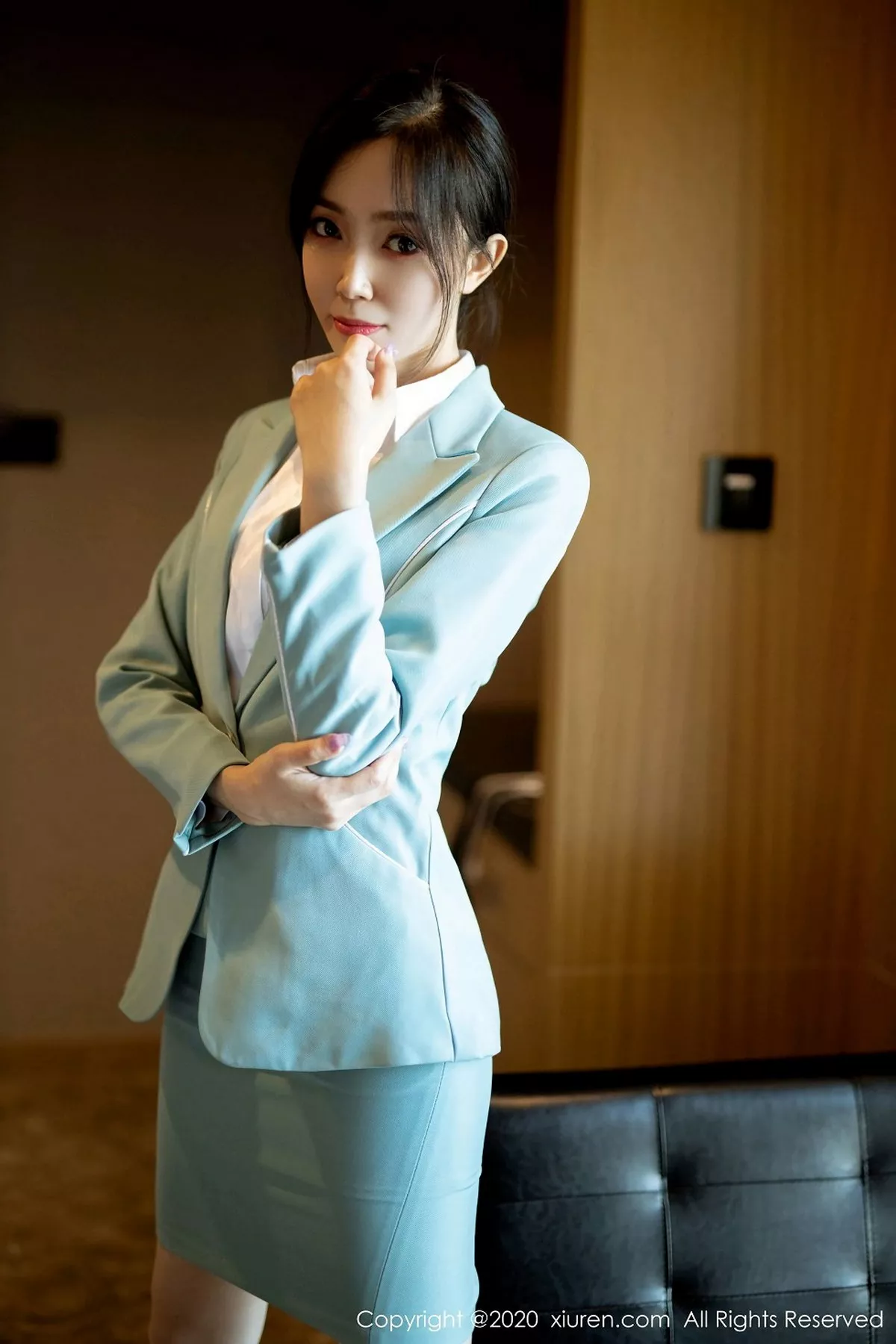 秀人集.com_[XiuRen秀人网]No.2797_嫩模九千柒柒飒爽率性西装主题半脱露性感内衣秀苗条身材写真44P