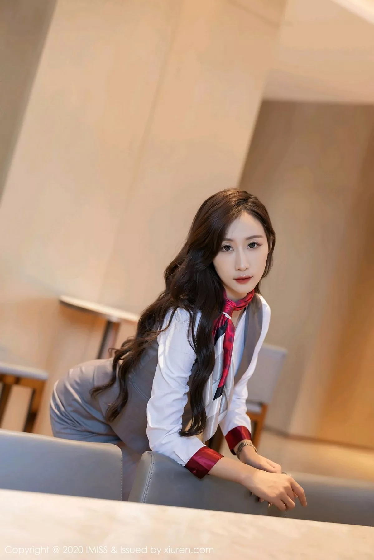 秀人集.com_[IMISS爱蜜社]Vol.524_新人模特萌白酱空姐制服主题私房半脱露开档灰丝裤袜诱惑写真60P