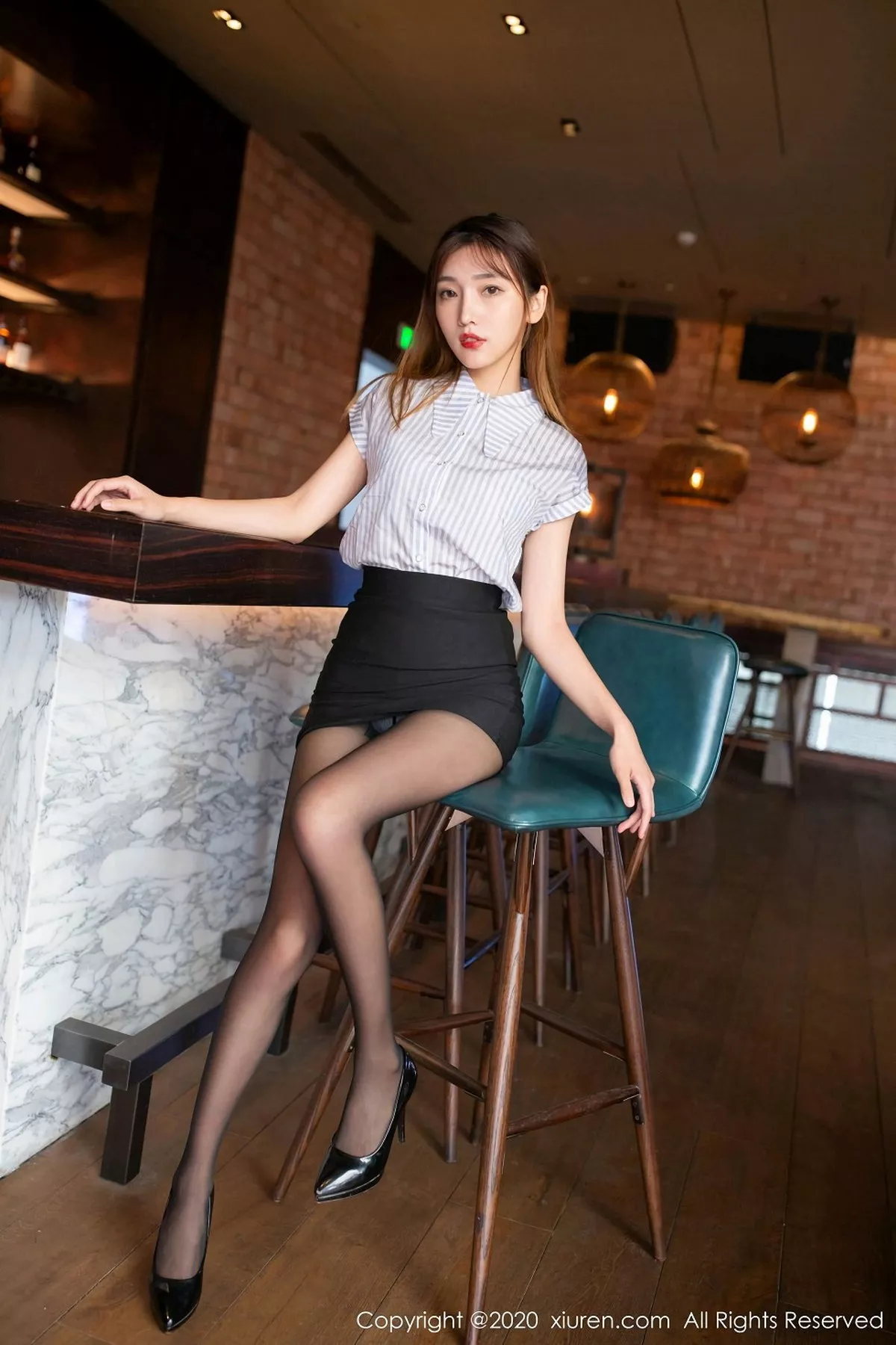 秀人集.com_[XiuRen秀人网]No.2810_嫩模陆萱萱职场秘书制服主题黑短裙配无内黑丝裤袜极致魅惑写真55P