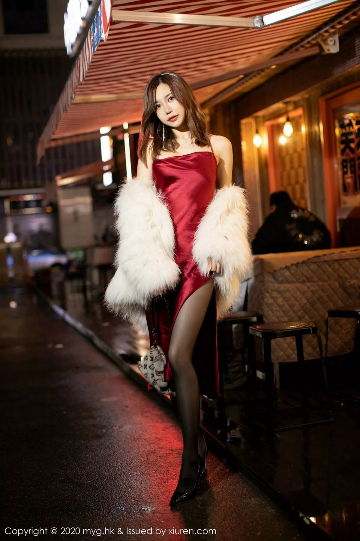 秀人集.com_[MyGirl美媛馆]Vol.471_女神绮里嘉ula圣诞主题私房半脱露无内黑丝裤袜诱惑写真74P