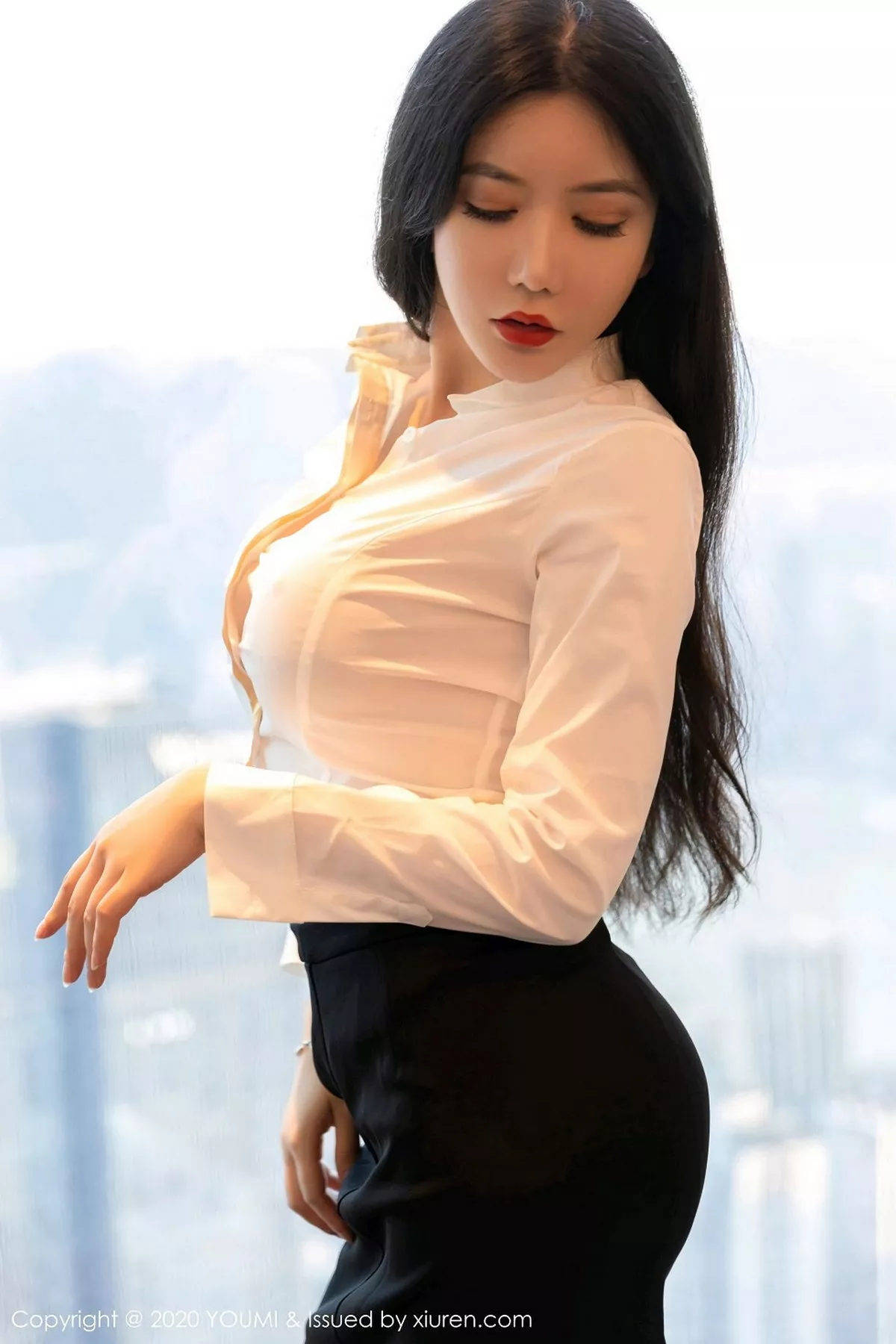 秀人集.com_[YouMi尤蜜荟]Vol.579_女神心妍小公主职业OL装扮主题无内黑丝裤袜秀翘臀诱惑写真60P