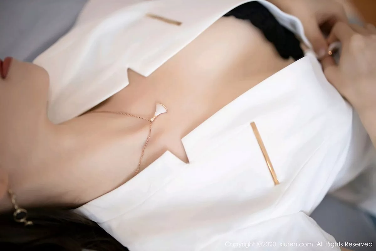 秀人集.com_[XiuRen秀人网]No.2958_嫩模言沫白色职业装主题半脱露性感内衣开档肉丝裤袜诱惑写真76P