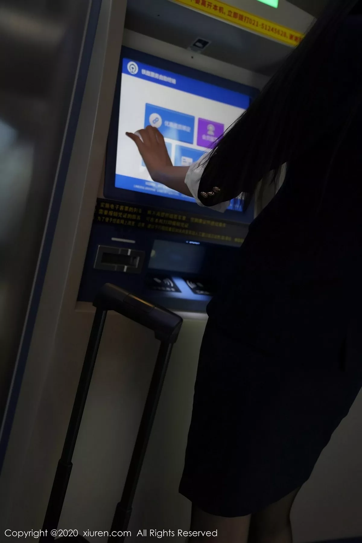 秀人集.com_[XiuRen秀人网]No.2961_嫩模果儿Victoria＆葛征空姐职业制服主题秀魔鬼身材魅惑写真82P