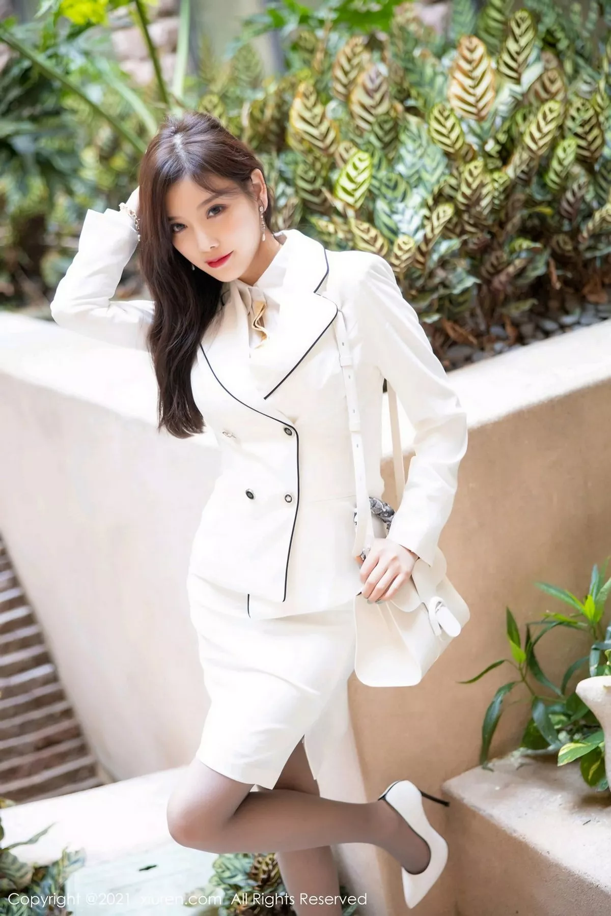 秀人集.com_[XiuRen秀人网]No.2973_女神杨晨晨sugar洁白典雅职业装半脱露雪白酥胸撩人诱惑写真63P