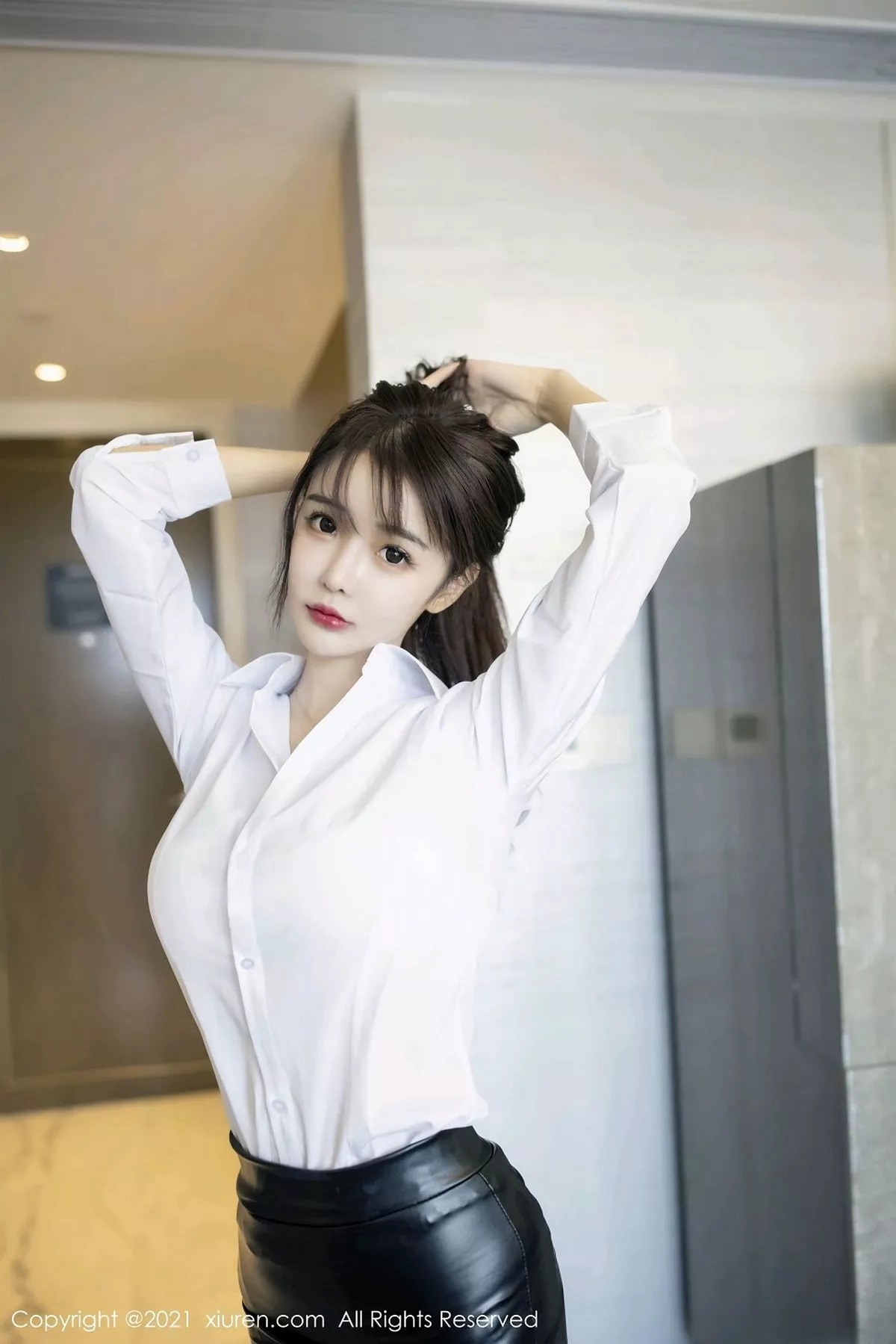 秀人集.com_[XiuRen秀人网]No.2976_嫩模南初妹妹经典秘书职业装主题白衬衣配黑短裙秀美腿诱惑写真53P
