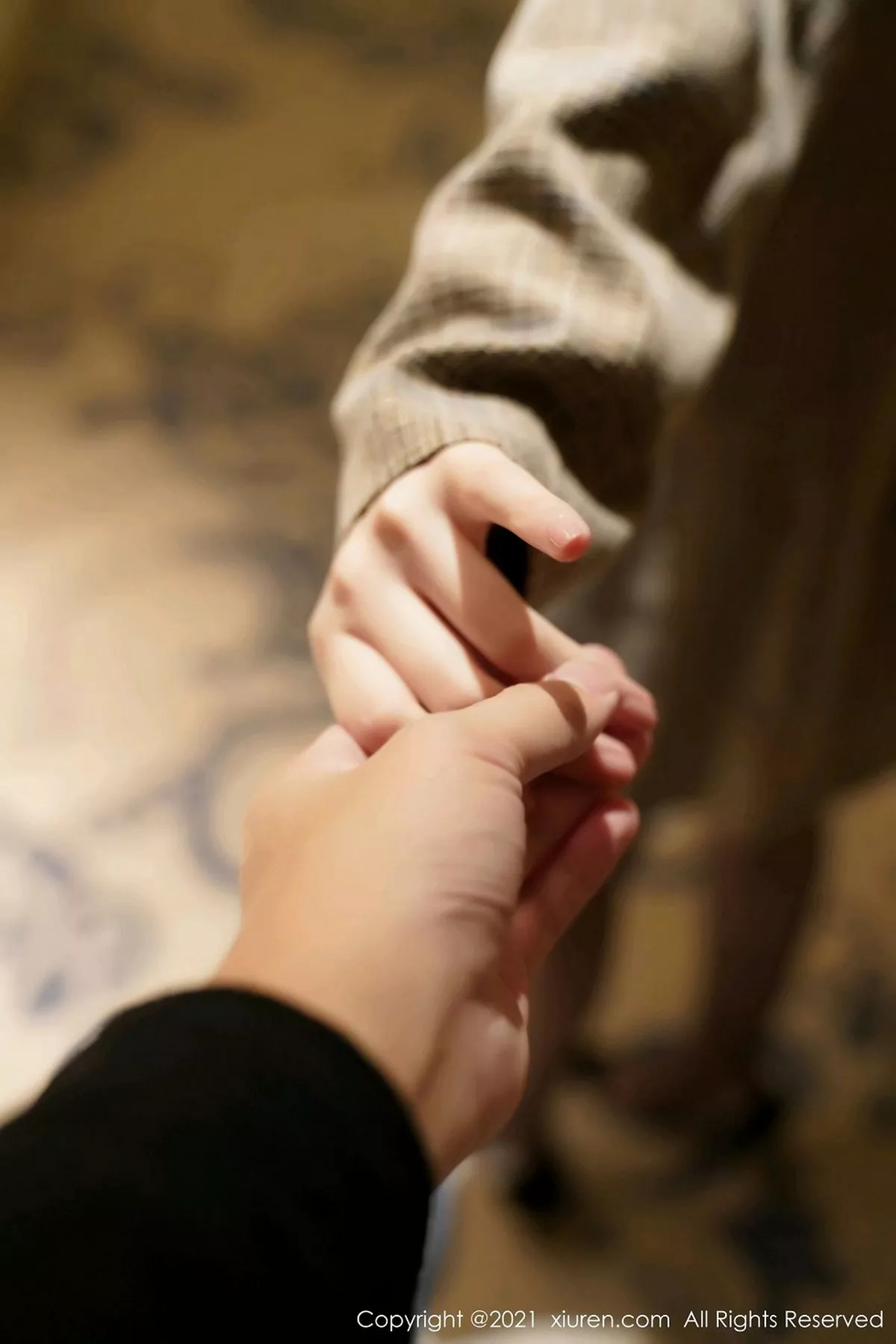 秀人集.com_[XiuRen秀人网]No.2977_女神糯美子Mini澳门旅拍尾随剧情主题黑色情趣内衣秀巨乳诱惑写真62P