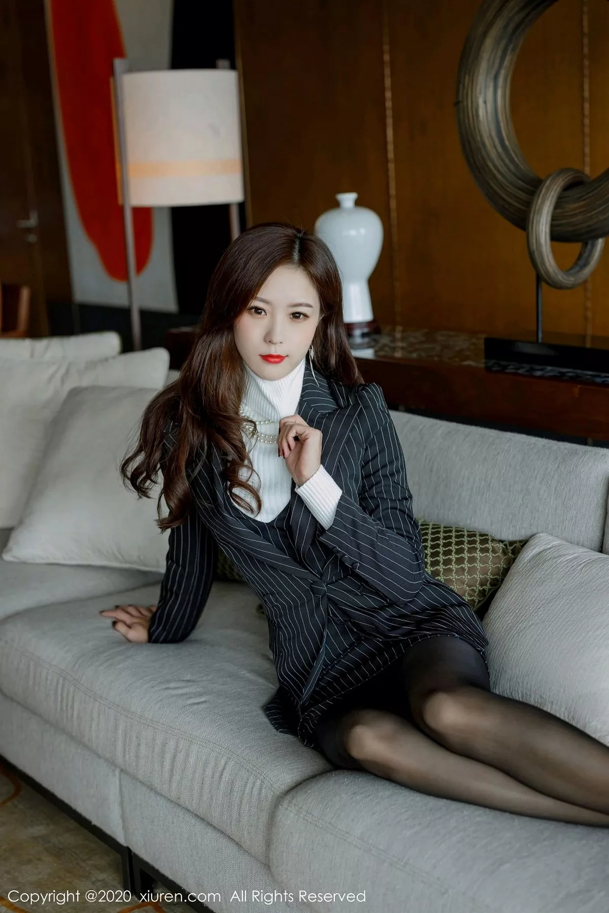 秀人集.com_[XiuRen秀人网]No.2910_嫩模杨紫嫣Cynthia职场女老板主题半脱露开档黑丝裤袜诱惑写真66P