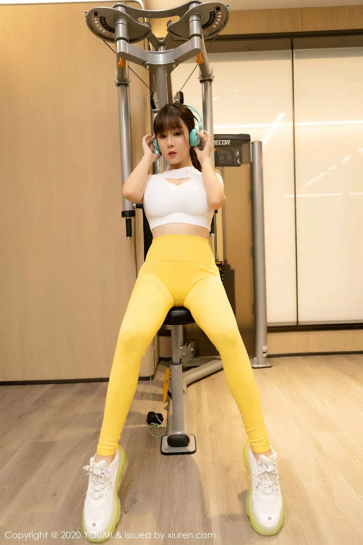 秀人集.com_[YouMi尤蜜荟]Vol.573_女神王雨纯健身房性感运动内衣紧身秀完美身材诱惑写真64P