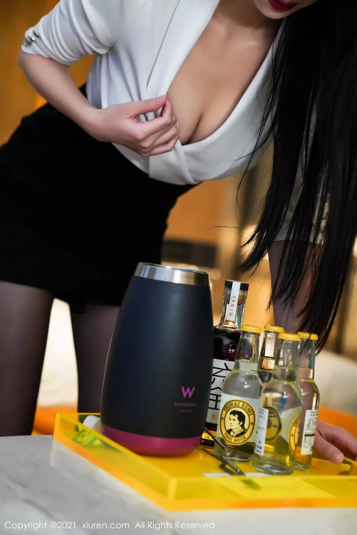 秀人集.com_[XiuRen秀人网]No.2980_嫩模葛征酒店服务员剧情主题短裙下黑丝裤袜秀美腿诱惑写真40P