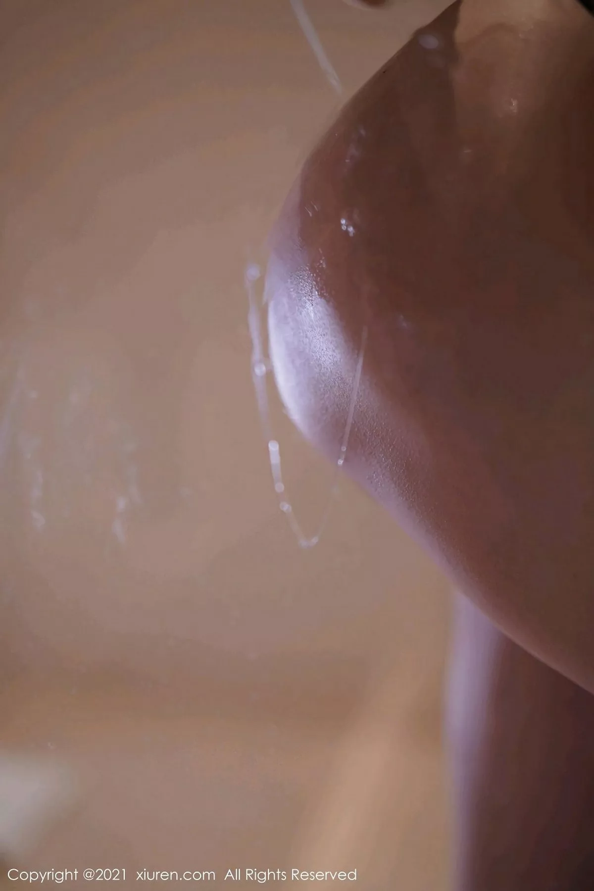 秀人集.com_[XiuRen秀人网]No.3005_女神周于希Sandy浴室中真空连身裙半撩露豪乳半球极致诱惑写真80P