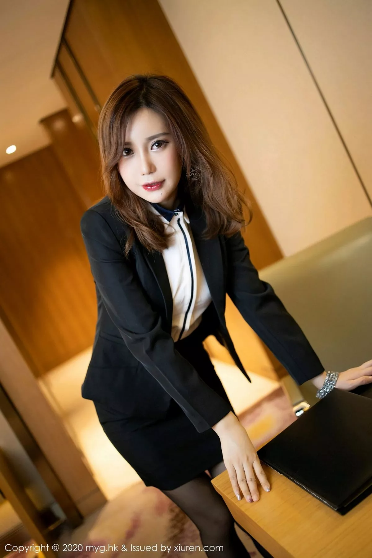 秀人集.com_[MyGirl美媛馆]Vol.469_女神绮里嘉ula职场秘书OL主题半脱露性感内衣完美诱惑写真73P