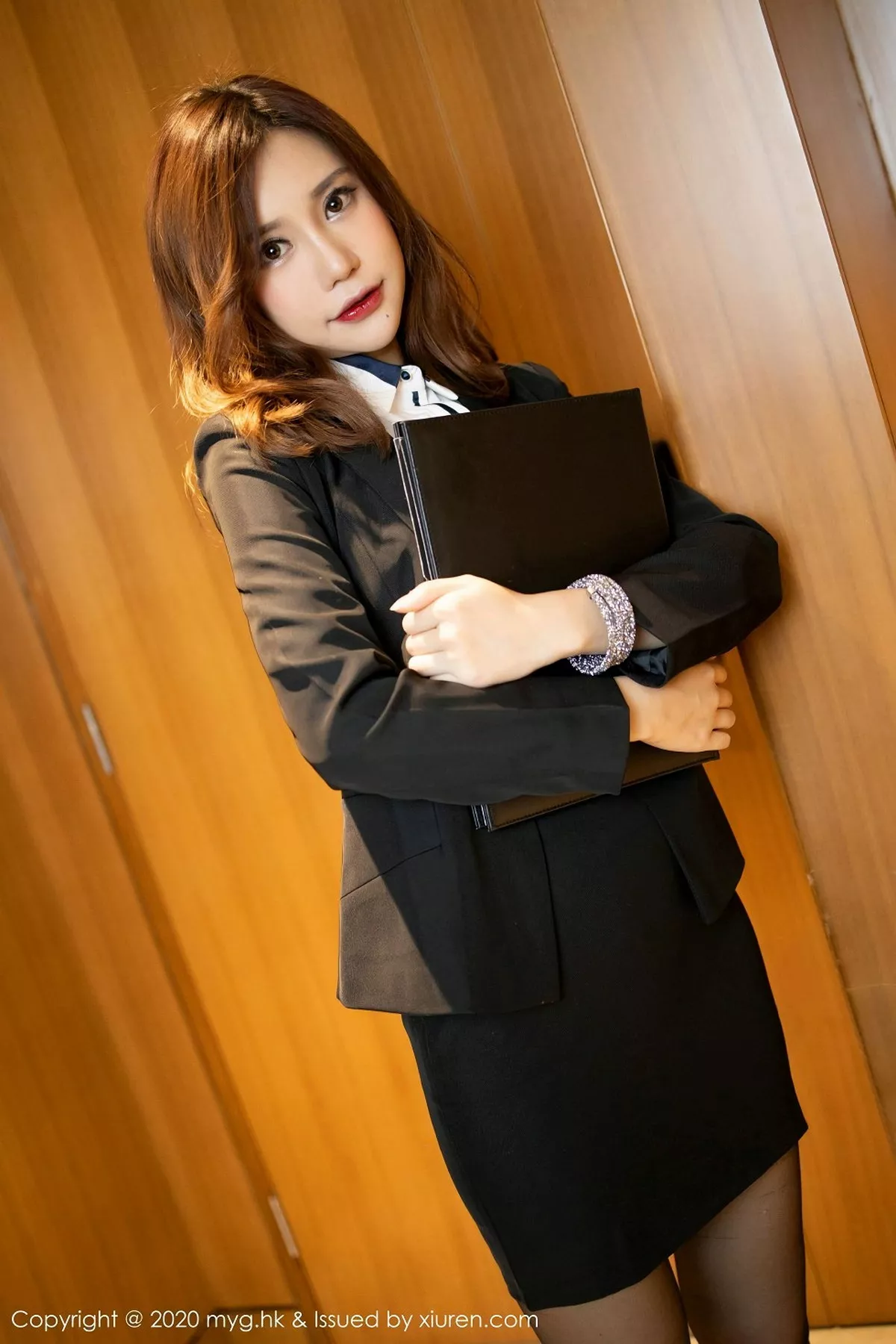 秀人集.com_[MyGirl美媛馆]Vol.469_女神绮里嘉ula职场秘书OL主题半脱露性感内衣完美诱惑写真73P