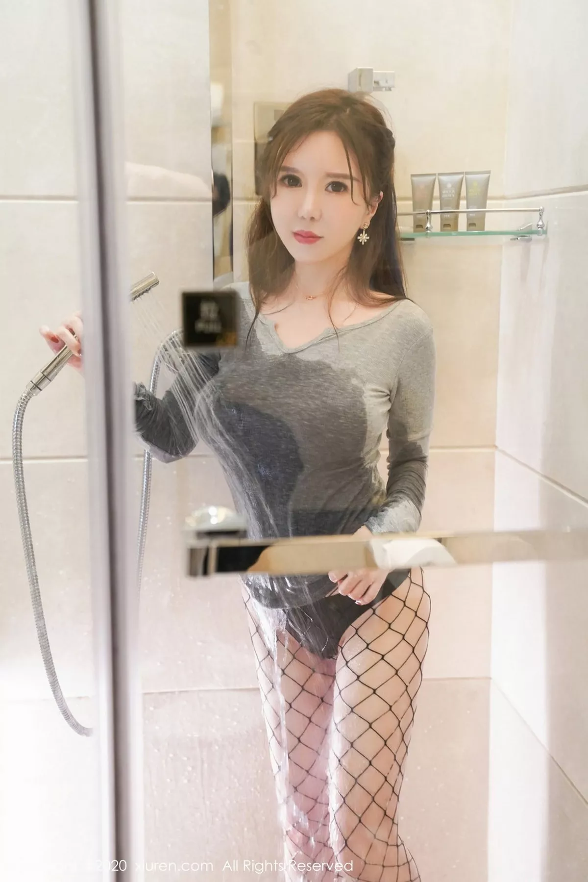 秀人集.com_[XiuRen秀人网]No.2935_嫩模Lucky沈欢欣性感姐妹花私房浴室黑丝渔网秀翘臀撩人诱惑写真45P