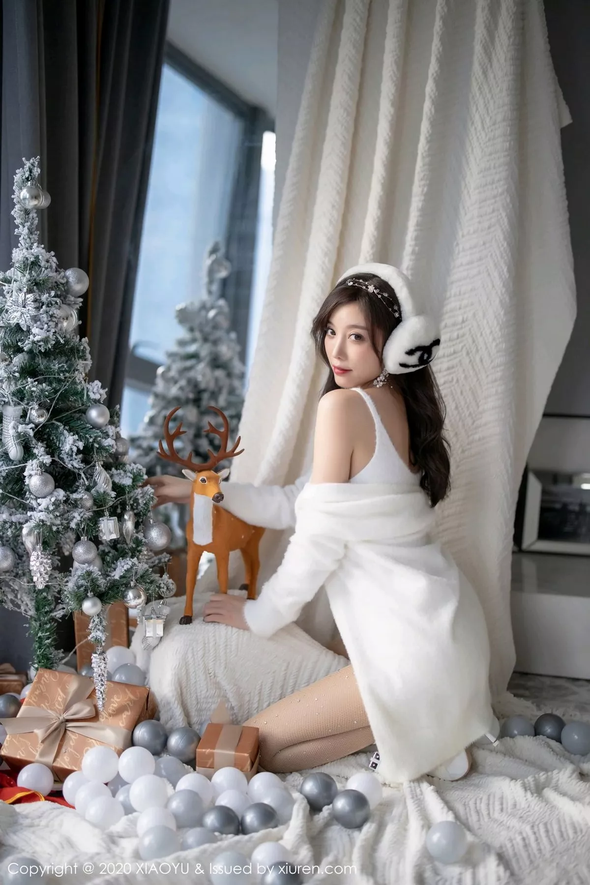 秀人集.com_[XiaoYu画语界]Vol.437_女神杨晨晨sugar圣诞主题白色绒毛内衣配白丝网袜诱惑写真74P