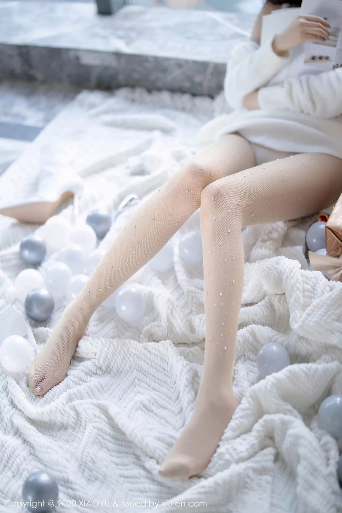 秀人集.com_[XiaoYu画语界]Vol.437_女神杨晨晨sugar圣诞主题白色绒毛内衣配白丝网袜诱惑写真74P