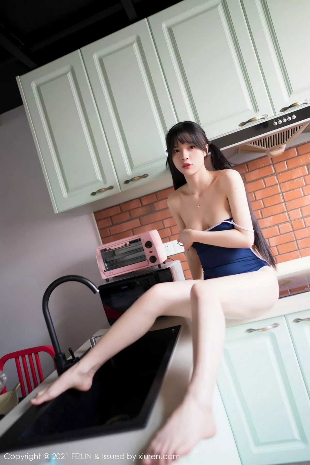 秀人集.com_[FeiLin嗲囡囡]VOL.371_嫩模桃香子脱日系死库水露白色蕾丝内衣配白丝网袜诱惑写真48P