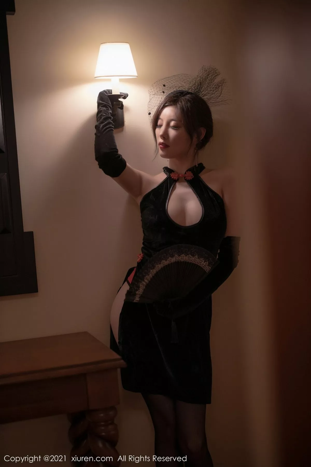 秀人集.com_[XiuRen秀人网]No.3041_女神杨晨晨sugar古韵黑色贵妇装主题黑丝裤袜秀美腿诱惑写真55P