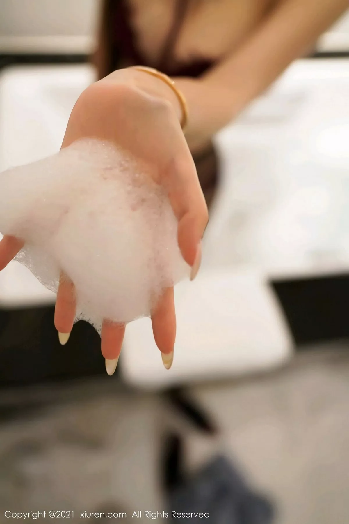 秀人集.com_[XiuRen秀人网]No.3052_嫩模萌汉药baby心愿旅拍蓝色0L职业装半脱秀完美身材诱惑写真59P