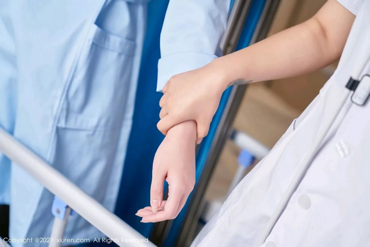 秀人集.com_[XiuRen秀人网]No.3060_嫩模九月生＆林子欣心愿旅拍医生护士剧情主题床上撩人诱惑写真85P