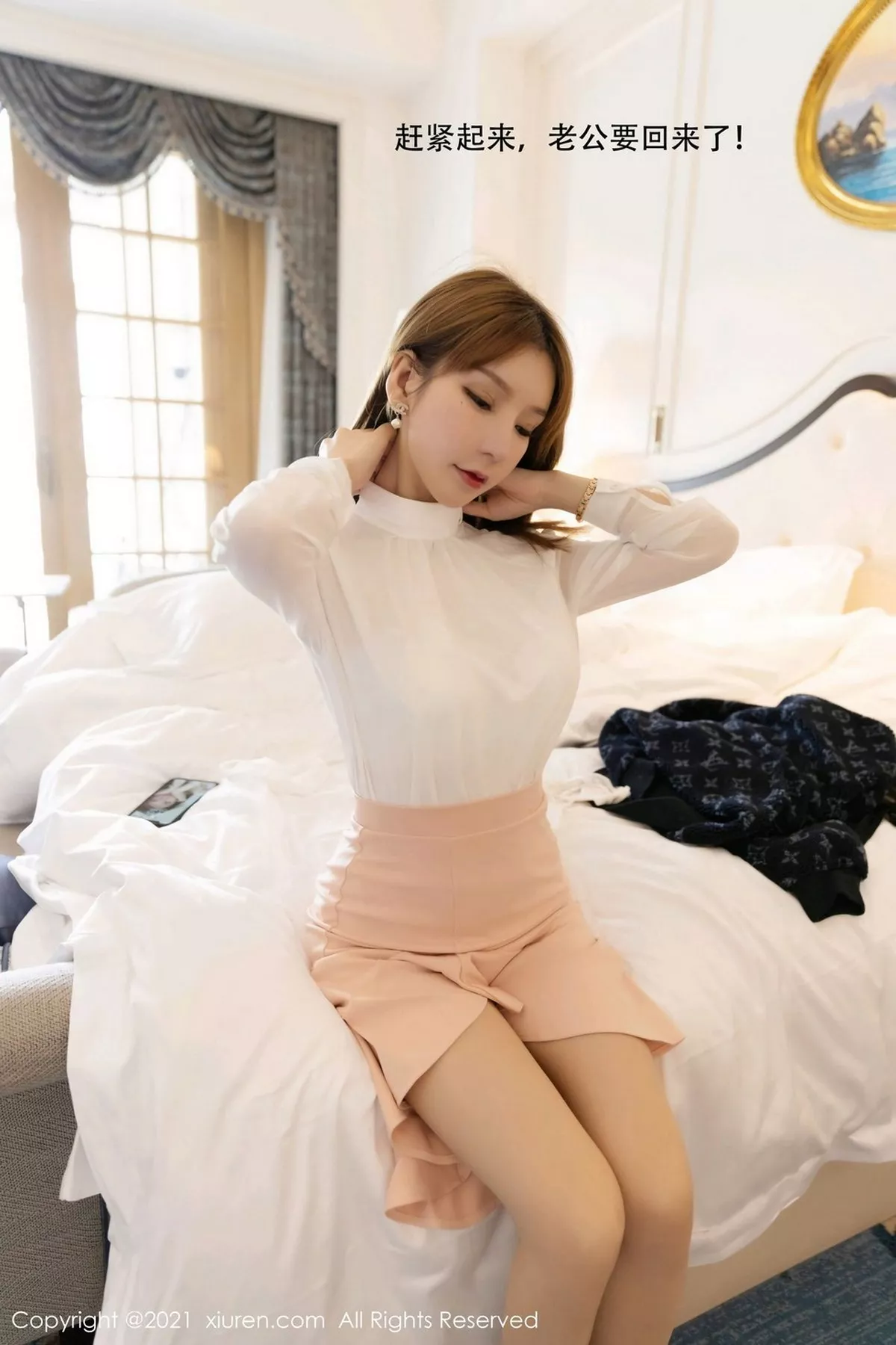 秀人集.com_[XiuRen秀人网]No.3063_女神周于希Sandy厦门旅拍剧情人妻主题半脱露火辣身材诱惑写真122P