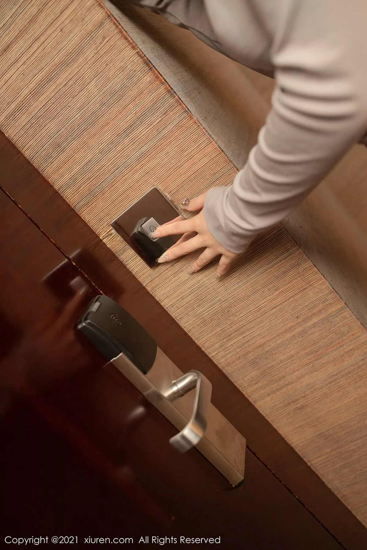 秀人集.com_[XiuRen秀人网]No.3075_嫩模安然Maleah探花主题私房脱连身裙秀凹凸绝佳身段诱惑写真80P