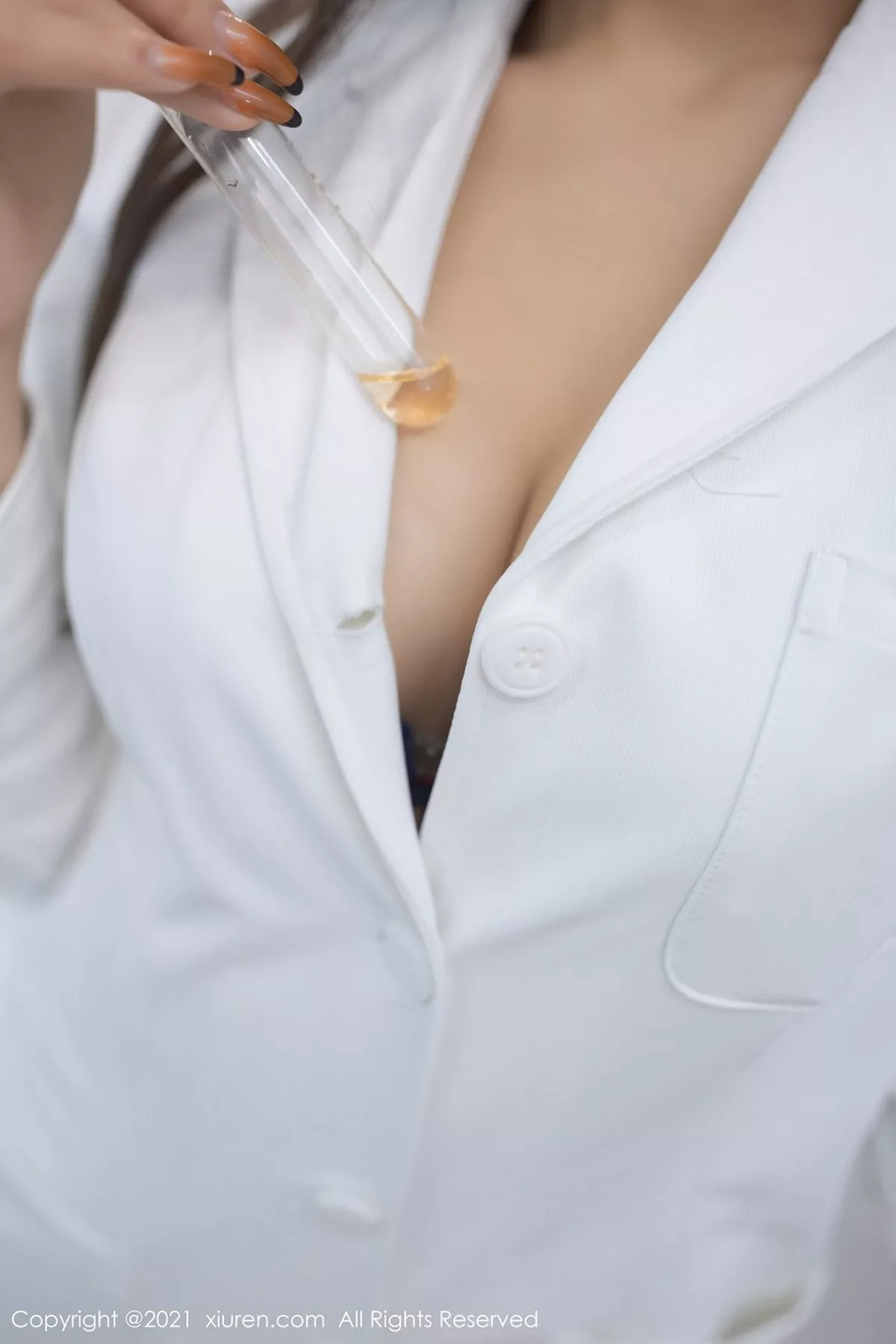 秀人集.com_[XiuRen秀人网]No.3079_嫩模陈小喵三亚旅拍实验室试药主题白大褂下开档肉丝裤袜诱惑写真71P