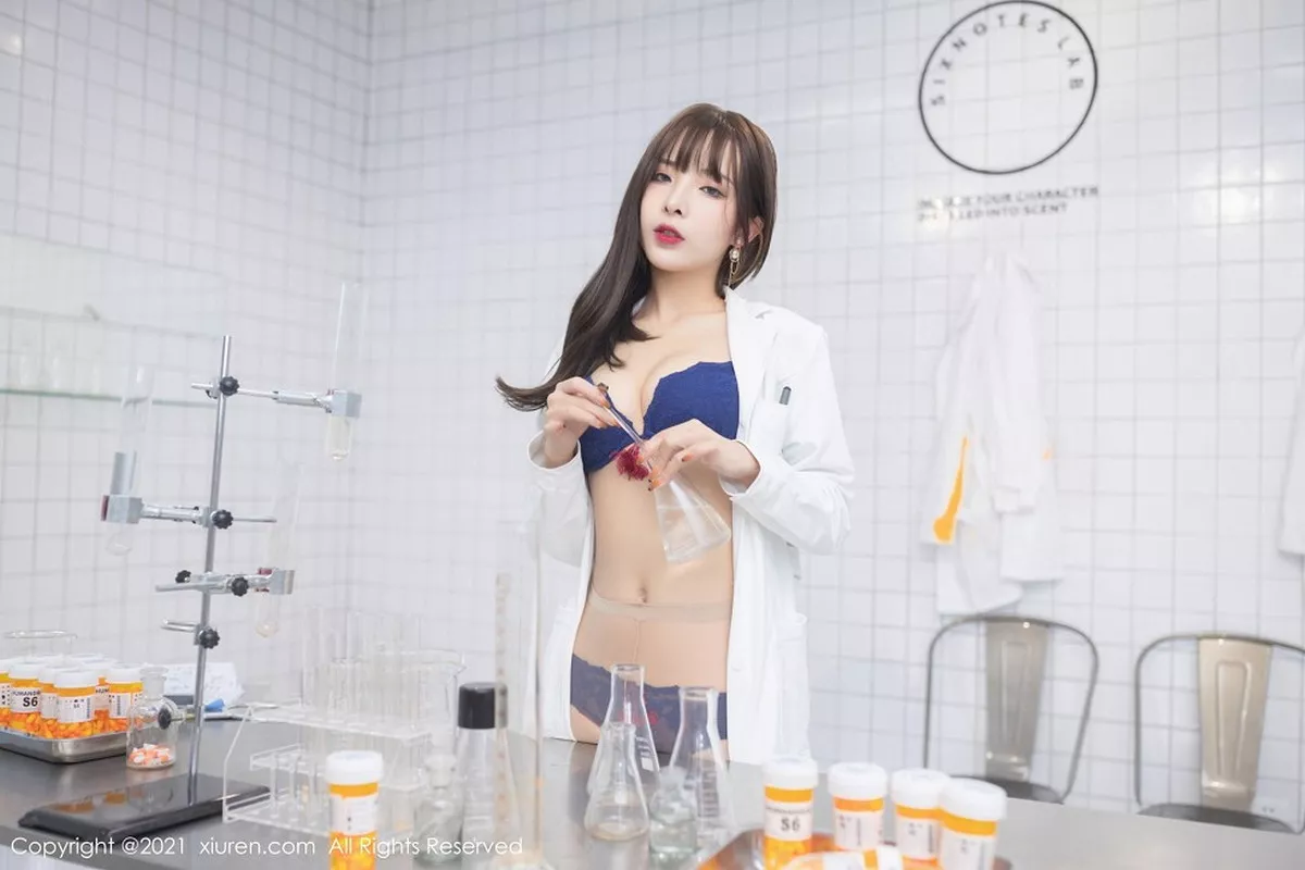 秀人集.com_[XiuRen秀人网]No.3079_嫩模陈小喵三亚旅拍实验室试药主题白大褂下开档肉丝裤袜诱惑写真71P