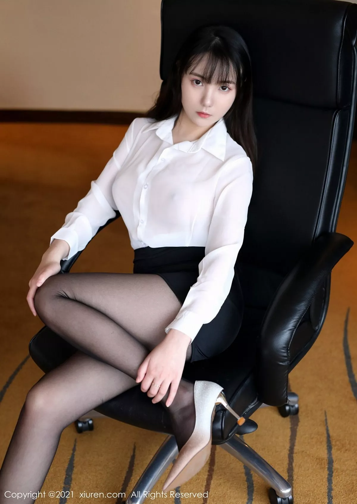 秀人集.com_[XiuRen秀人网]No.3076_嫩模揉揉肉肉白衬衫黑短裙主题半脱真空露白嫩豪乳撩人诱惑写真39P