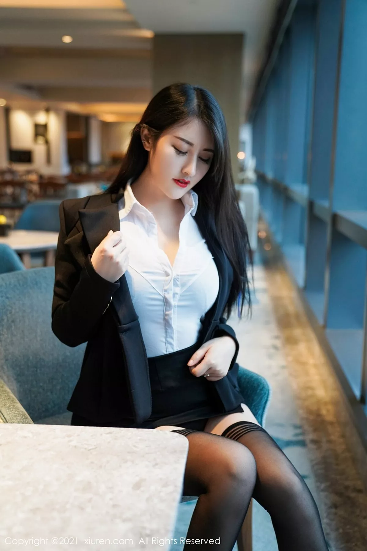 秀人集.com_[XiuRen秀人网]No.3085_嫩模诗诗kiki典雅职业装OL主题魅惑黑丝秀惹火身段迷人诱惑写真48P