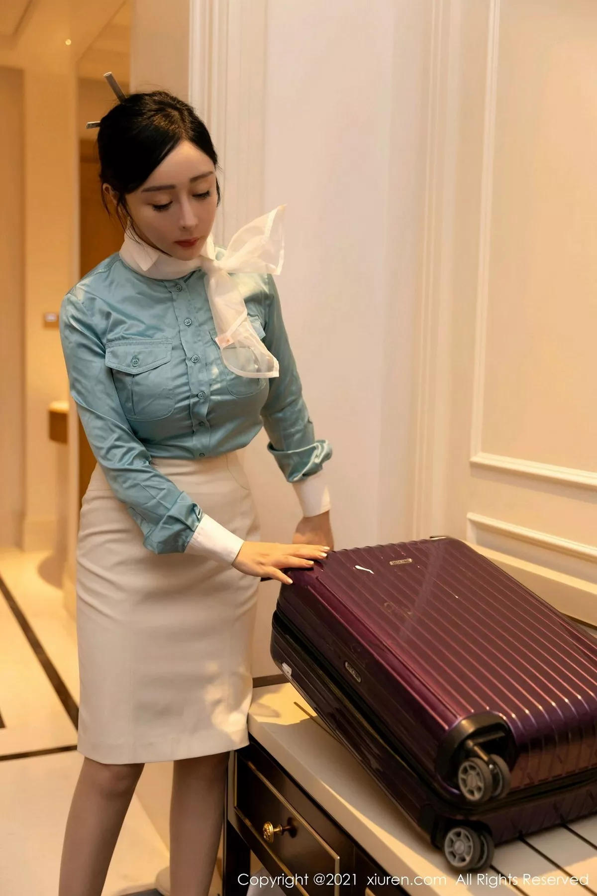 秀人集.com_[XiuRen秀人网]No.3014_嫩模允爾厦门旅拍空姐剧情主题私房脱衣露火辣身材诱惑写真84P