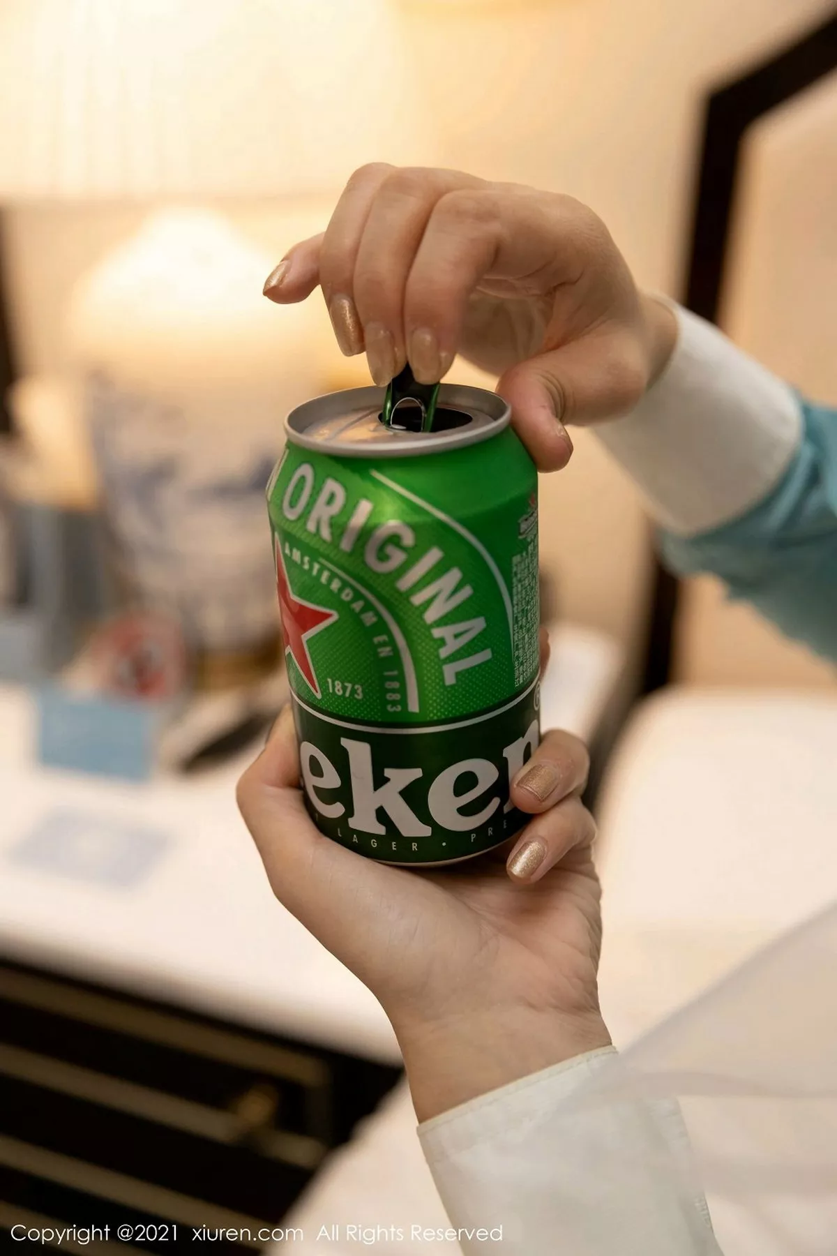 秀人集.com_[XiuRen秀人网]No.3014_嫩模允爾厦门旅拍空姐剧情主题私房脱衣露火辣身材诱惑写真84P