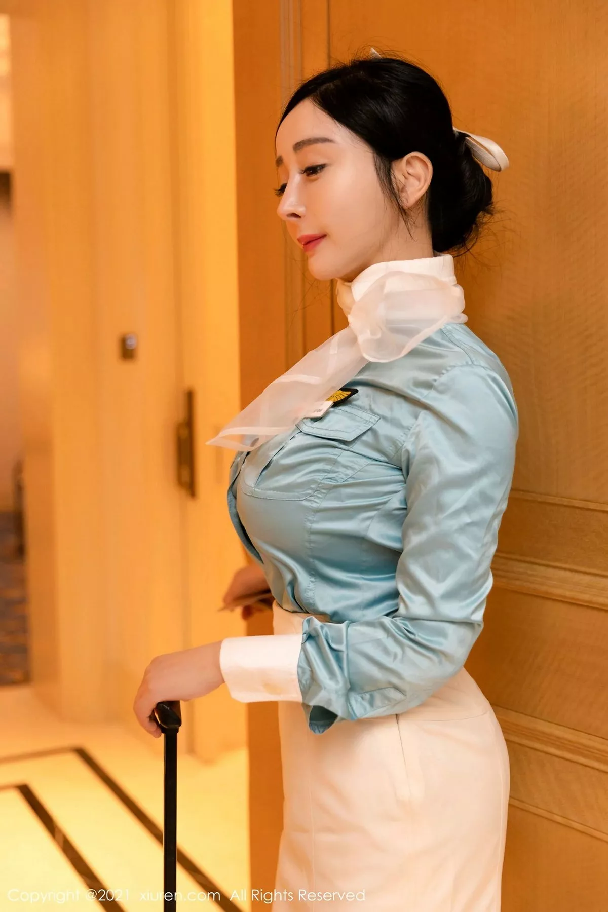 秀人集.com_[XiuRen秀人网]No.3014_嫩模允爾厦门旅拍空姐剧情主题私房脱衣露火辣身材诱惑写真84P