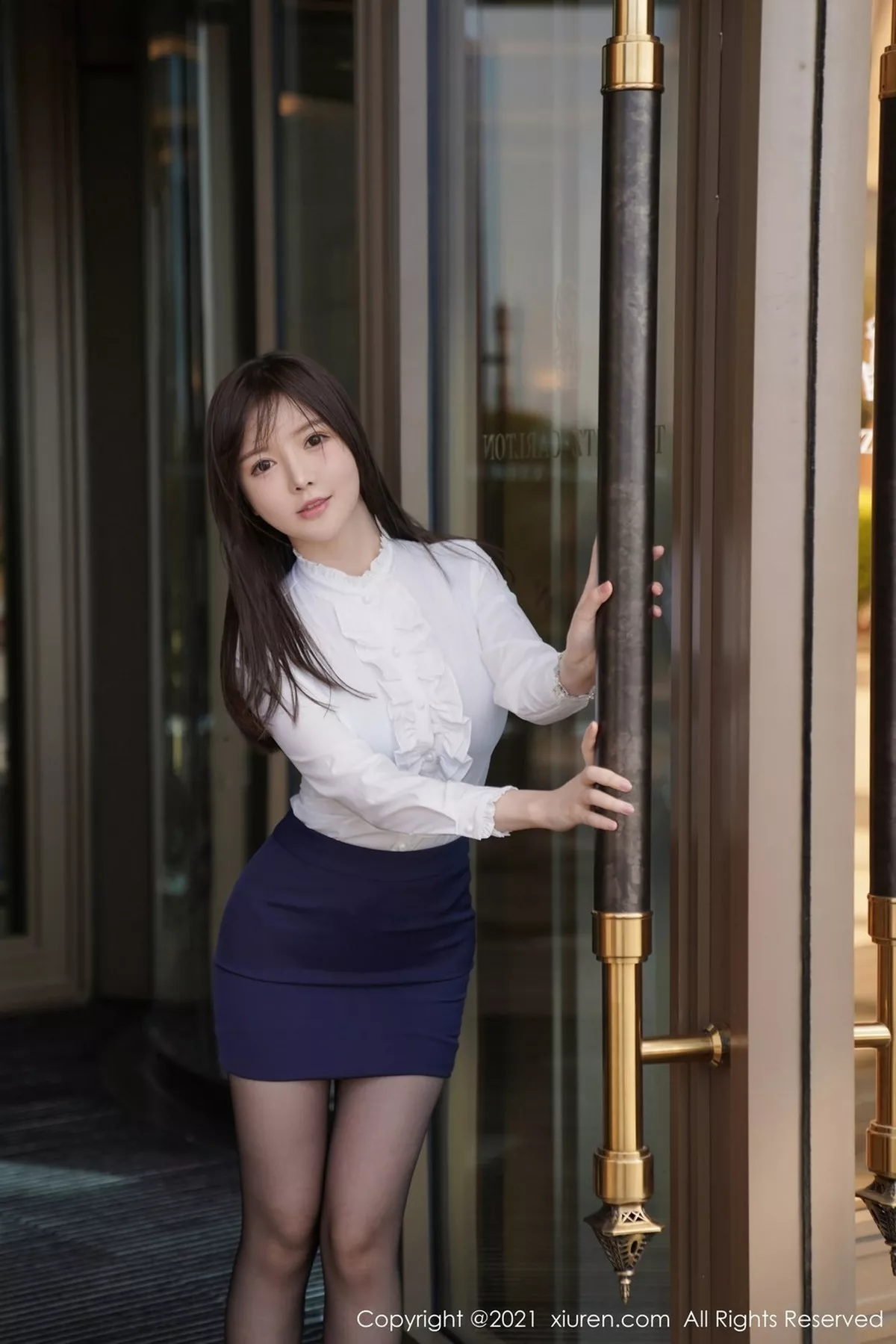 秀人集.com_[XiuRen秀人网]No.3026_女神糯美子Mini澳门旅拍前台接待剧情主题黑丝裤袜诱惑写真72P