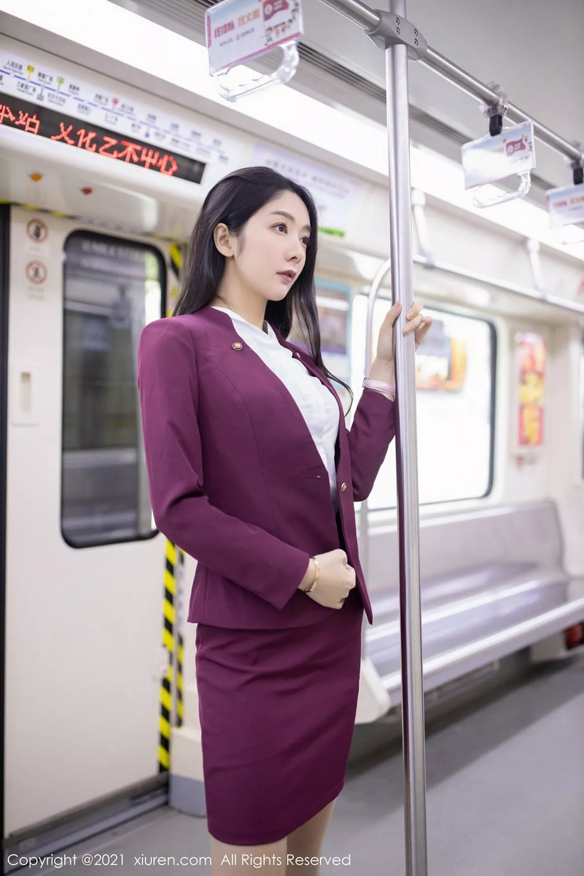 秀人集.com_[XiuRen秀人网]No.3092_女神Angela小热巴末班地铁场景主题开档肉丝露蕾丝内裤诱惑写真87P