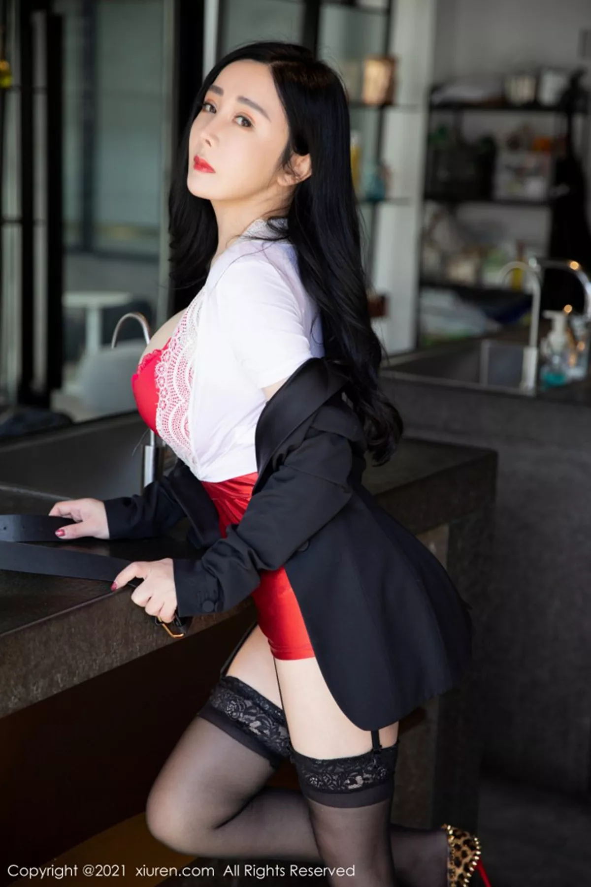 秀人集.com_[XiuRen秀人网]No.3148_女神允爾元宵节剧情主题猩红内衣配蕾丝吊袜秀丰乳肥臀诱惑写真58P