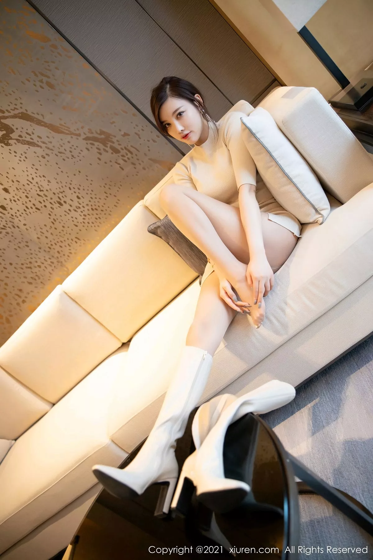 秀人集.com_[XiuRen秀人网]No.3155_女神杨晨晨sugar私房床上脱开档肉丝裤袜露性感蕾丝内衣诱惑写真50P