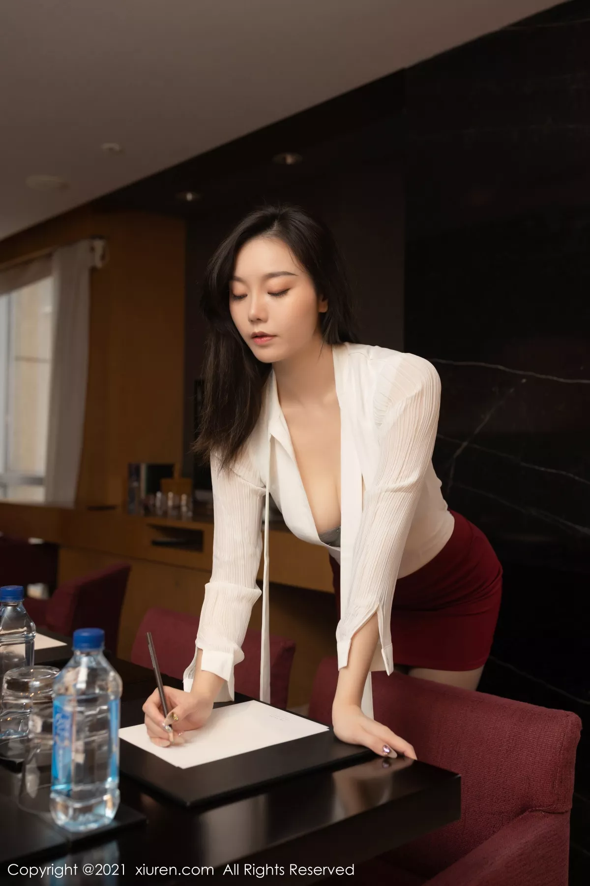 秀人集.com_[XiuRen秀人网]No.3161_嫩模安然Maleah会议室职场OL主题半脱露凹凸别致身材诱惑写真58P