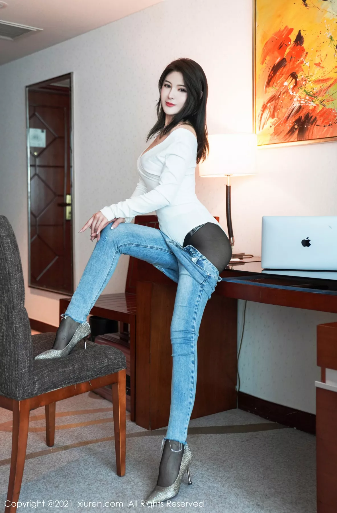 秀人集.com_[XiuRen秀人网]No.3158_嫩模璀灿私房脱牛仔裤露超薄黑丝裤袜秀翘臀极致魅惑写真44P