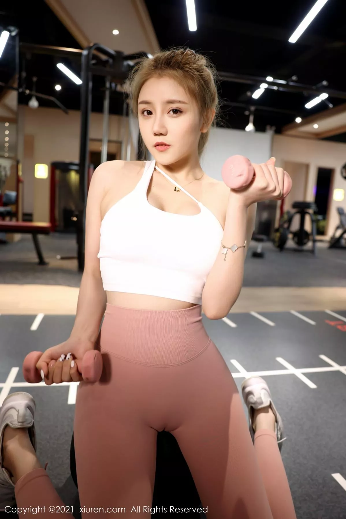 秀人集.com_[XiuRen秀人网]No.3157_嫩模夏西CiCi健身房主题粉色紧身裤秀魔鬼身材浑圆翘臀诱惑写真67P