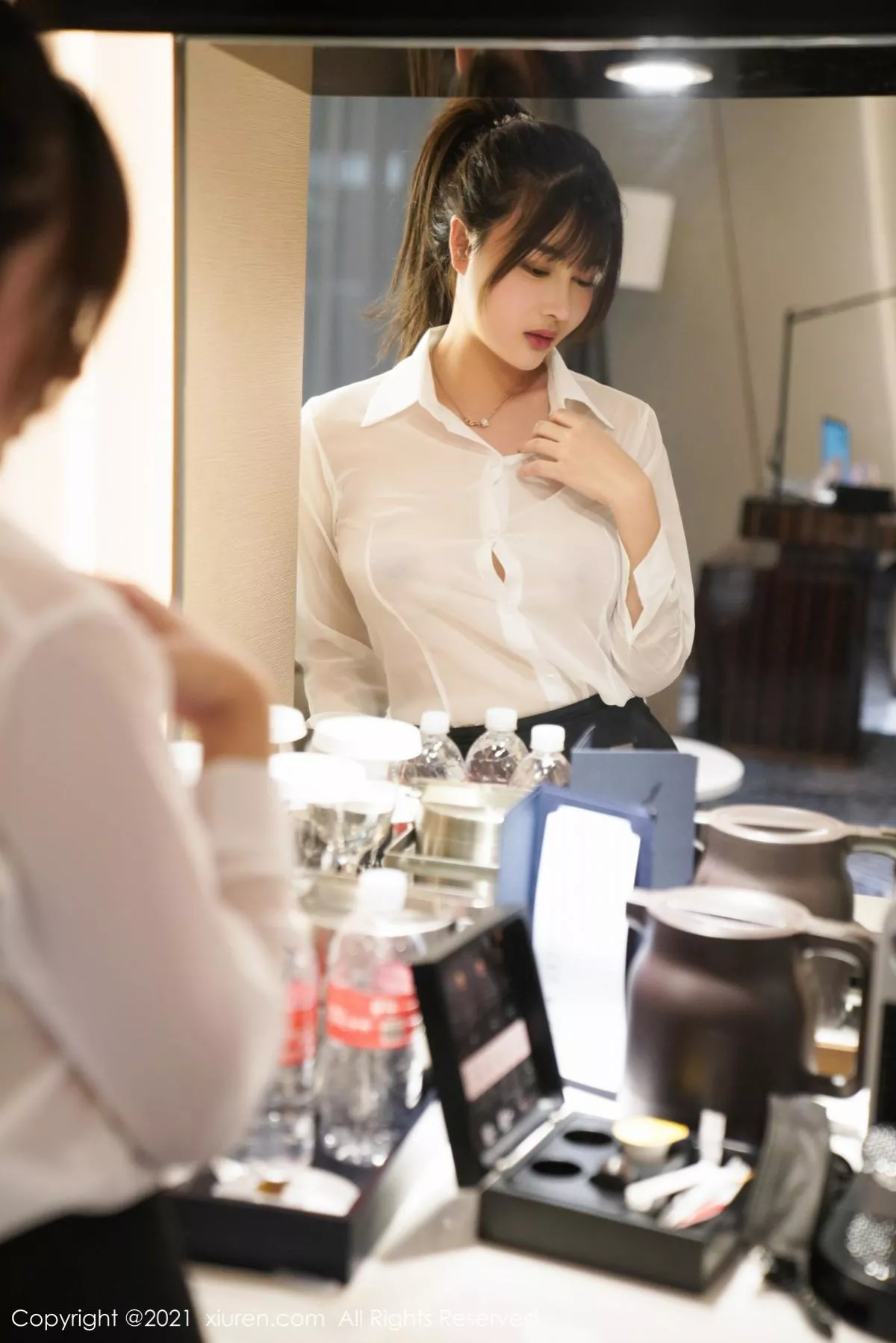秀人集.com_[XiuRen秀人网]No.3164_嫩模萌奈子酒店红酒美人主题性感真空白衬衣配黑短裙完美诱惑写真59P