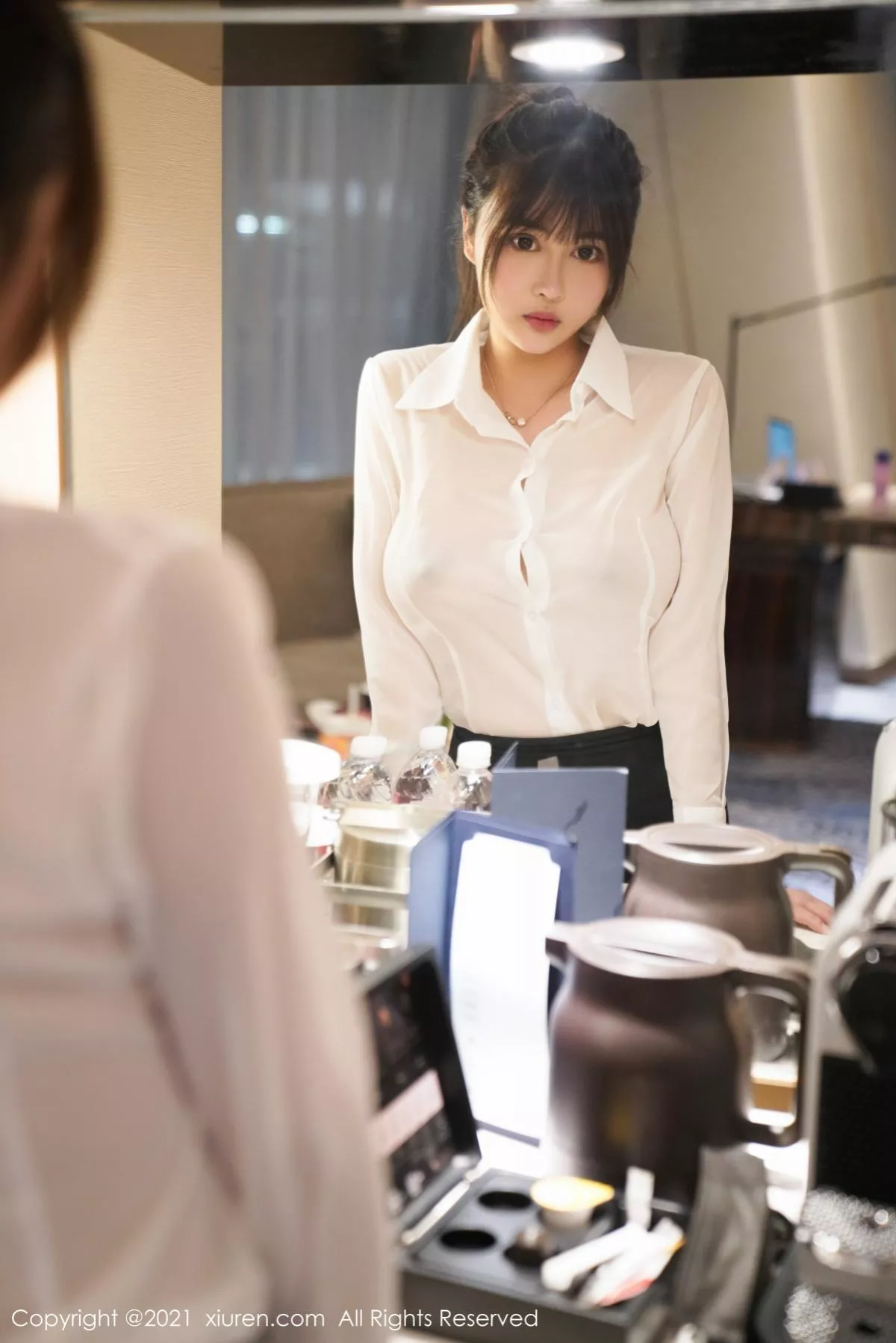 秀人集.com_[XiuRen秀人网]No.3164_嫩模萌奈子酒店红酒美人主题性感真空白衬衣配黑短裙完美诱惑写真59P