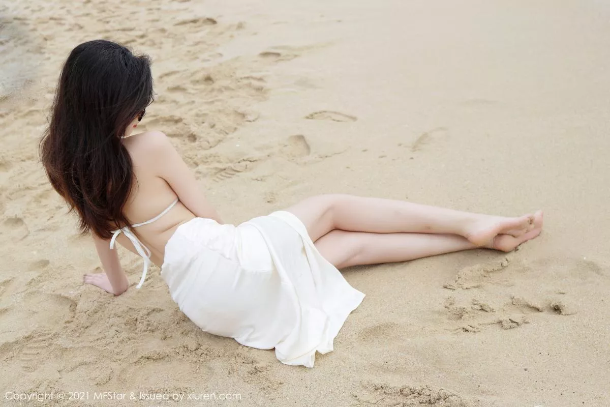 秀人集.com_[MFStar模范学院]Vol.464_嫩模安琪Yee三亚旅拍海边沙滩白色比基尼秀完美身材诱惑写真51P
