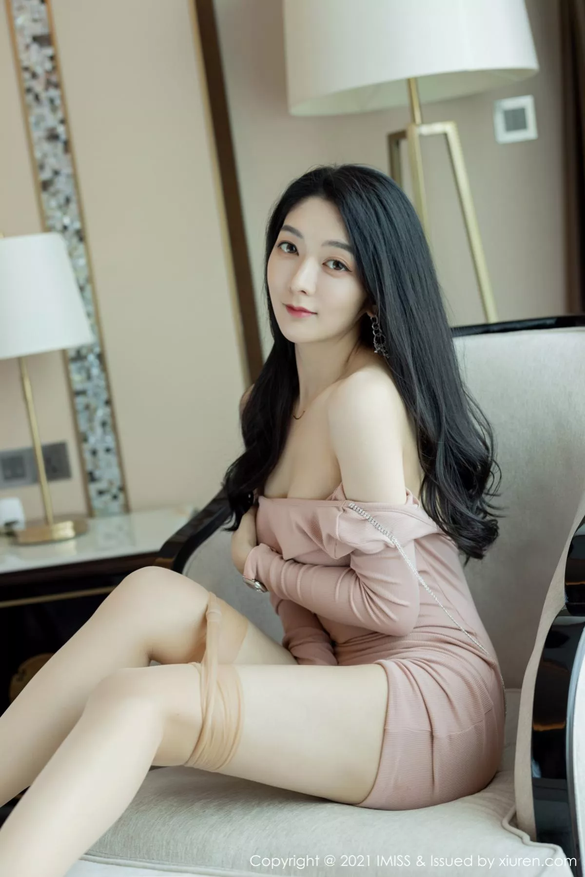 秀人集.com_[IMISS爱蜜社]Vol.564_女神Angela小热巴私房脱粉色连身裙露性感内衣撩人诱惑写真63P