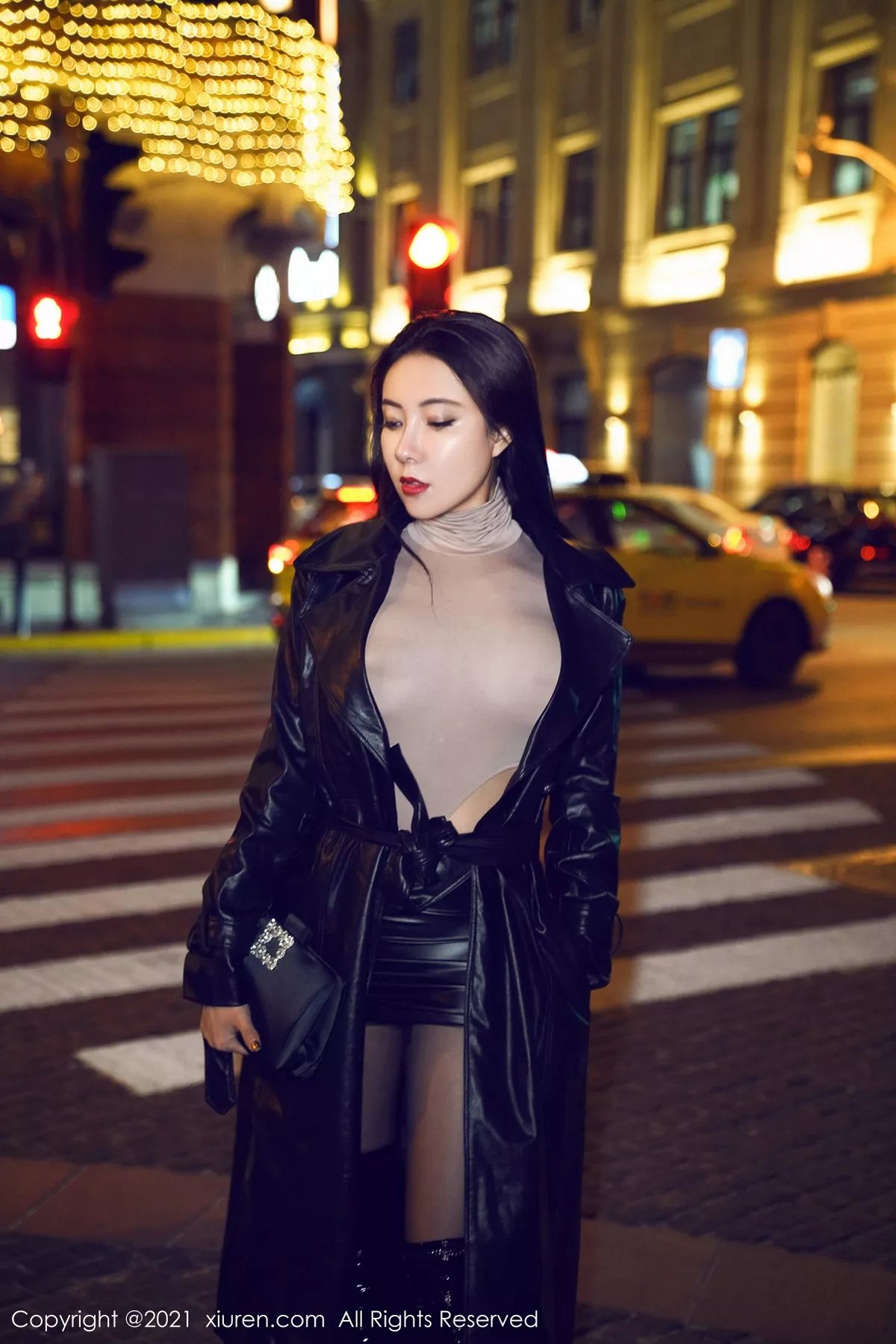 秀人集.com_[XiuRen秀人网]No.3207_御姐果儿Victoria江浙沪旅拍真空高叉连体衣配黑丝裤袜撩人诱惑写真50P