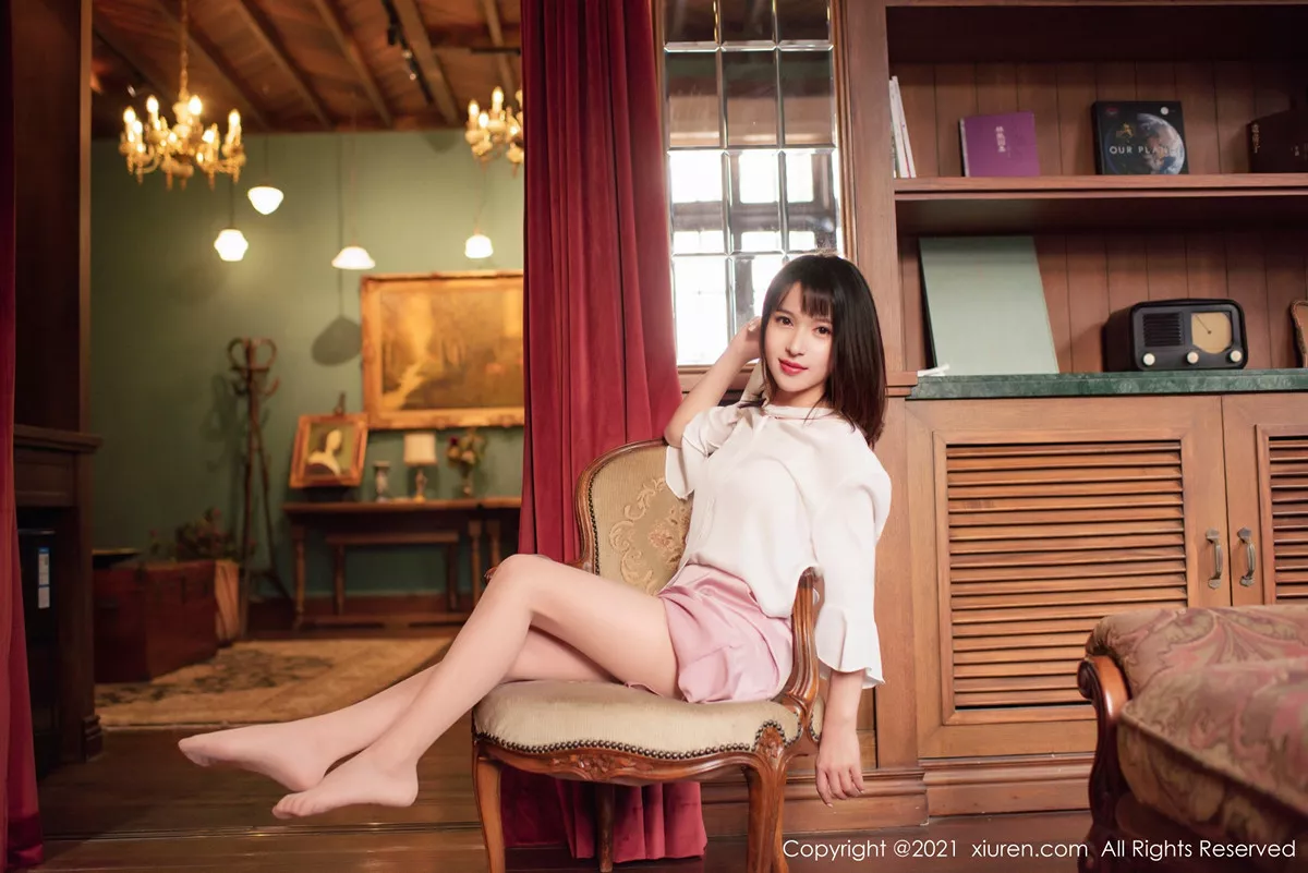 秀人集.com_[XiuRen秀人网]No.3205_嫩模赵万灵私房半脱露超薄肉丝裤袜秀翘臀美腿撩人诱惑写真65P