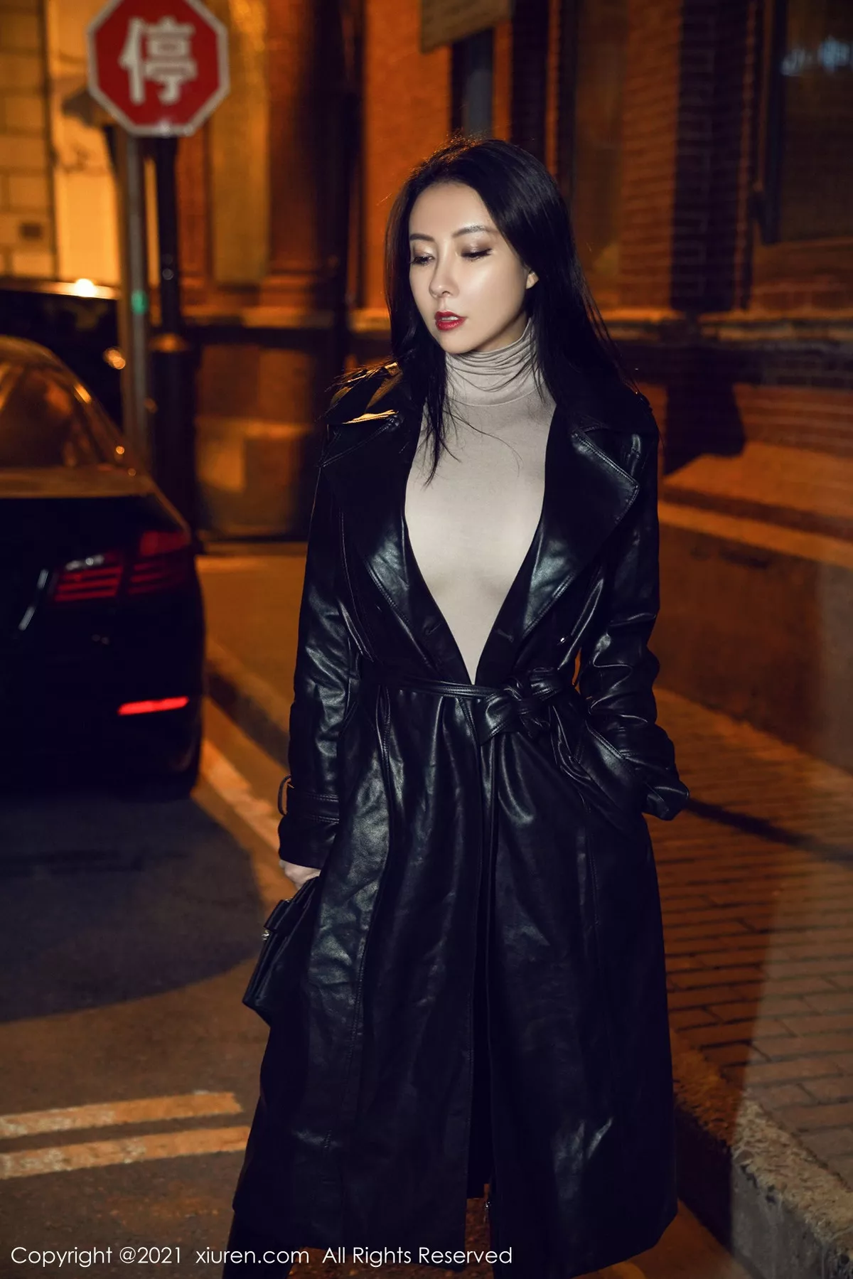 秀人集.com_[XiuRen秀人网]No.3207_御姐果儿Victoria江浙沪旅拍真空高叉连体衣配黑丝裤袜撩人诱惑写真50P