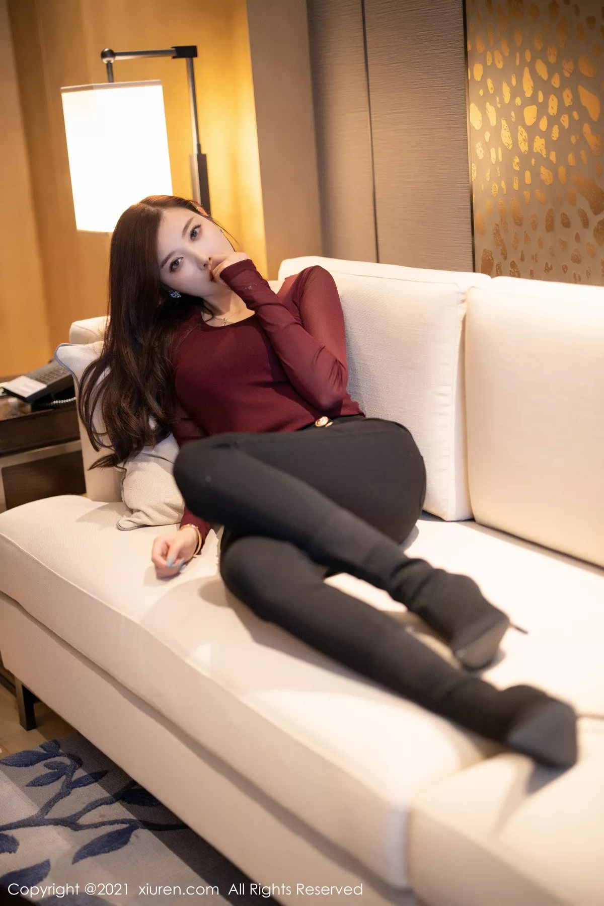 秀人集.com_[XiuRen秀人网]No.3208_女神杨晨晨sugar都市OL风半脱露性感黑色内衣秀完美曲线诱惑写真50P