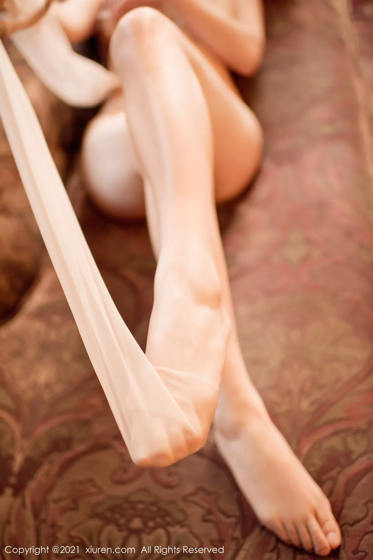 秀人集.com_[XiuRen秀人网]No.3205_嫩模赵万灵私房半脱露超薄肉丝裤袜秀翘臀美腿撩人诱惑写真65P