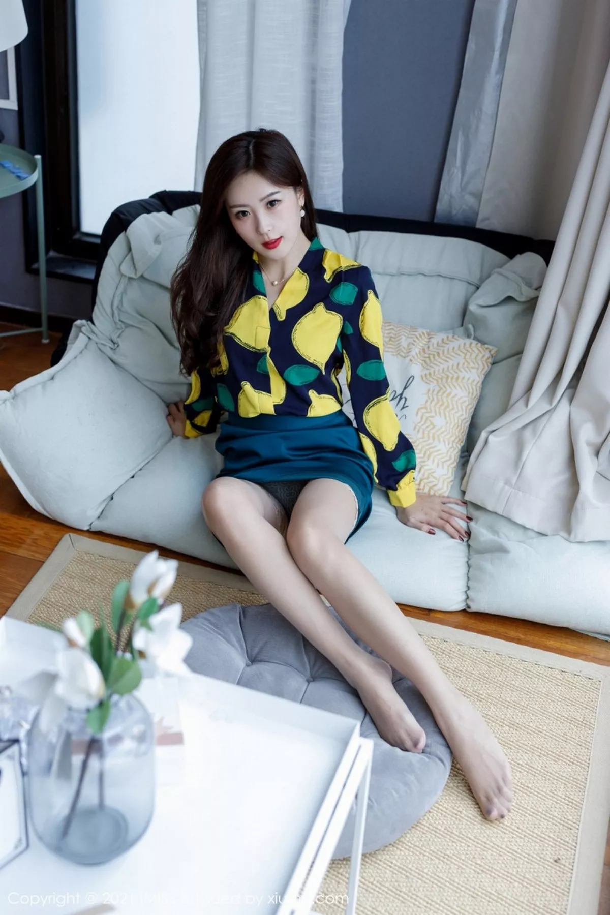 秀人集.com_[IMISS爱蜜社]Vol.551_嫩模杨紫嫣Cynthia职场0L典雅服饰露蕾丝吊袜秀翘臀美腿诱惑写真60P