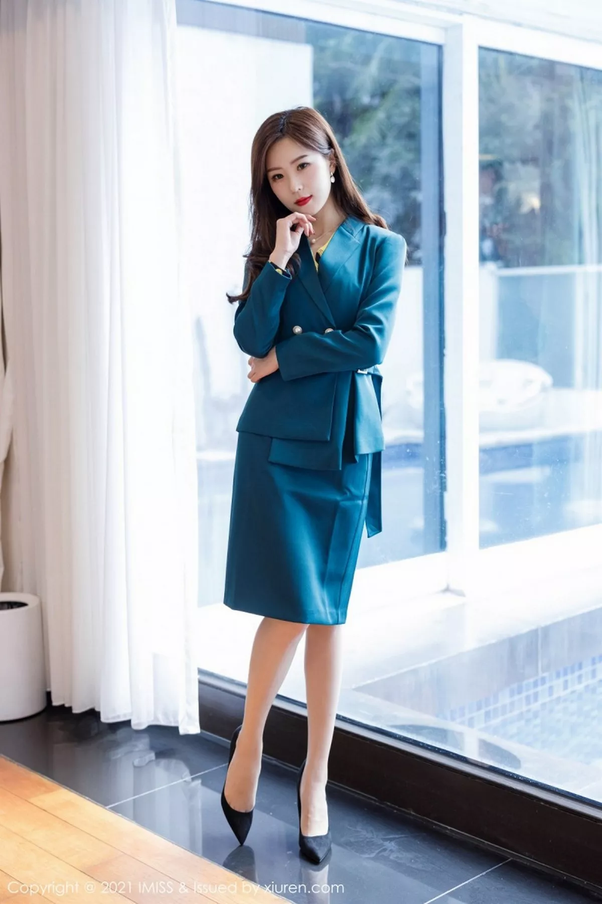 秀人集.com_[IMISS爱蜜社]Vol.551_嫩模杨紫嫣Cynthia职场0L典雅服饰露蕾丝吊袜秀翘臀美腿诱惑写真60P